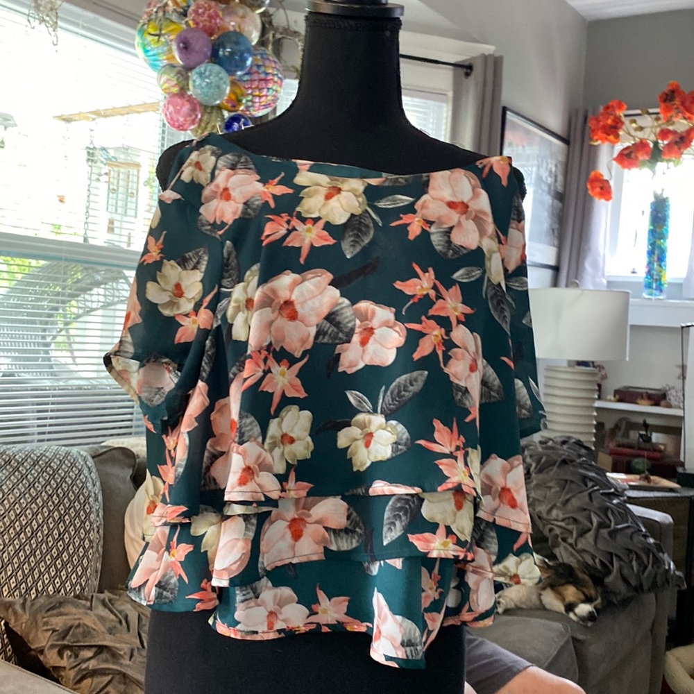 Mu mu size small three tiered size small gardenia flowers